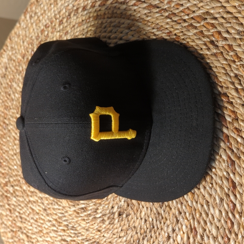 Pittsburgh Pirates Fitted Cap